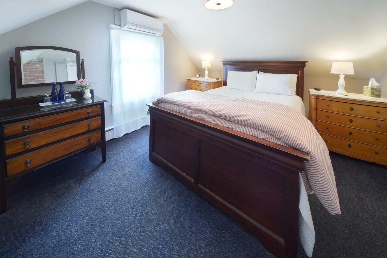 The Springwater Bed And Breakfast Saratoga Springs Extérieur photo