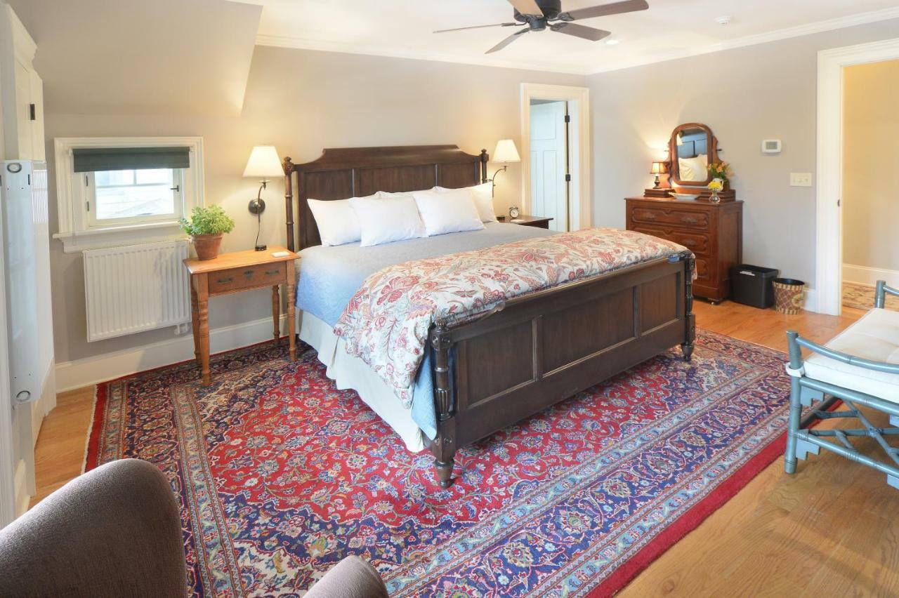 The Springwater Bed And Breakfast Saratoga Springs Extérieur photo