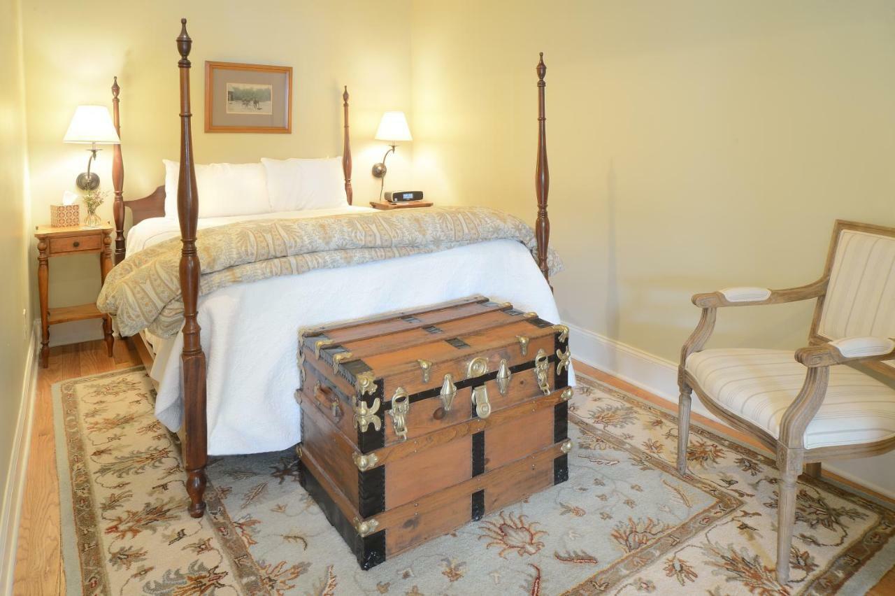 The Springwater Bed And Breakfast Saratoga Springs Extérieur photo