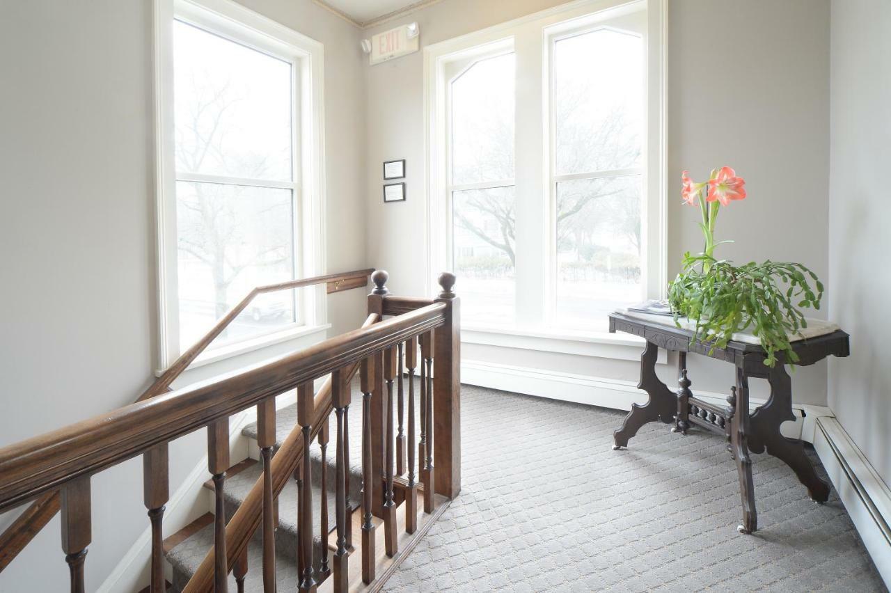The Springwater Bed And Breakfast Saratoga Springs Extérieur photo