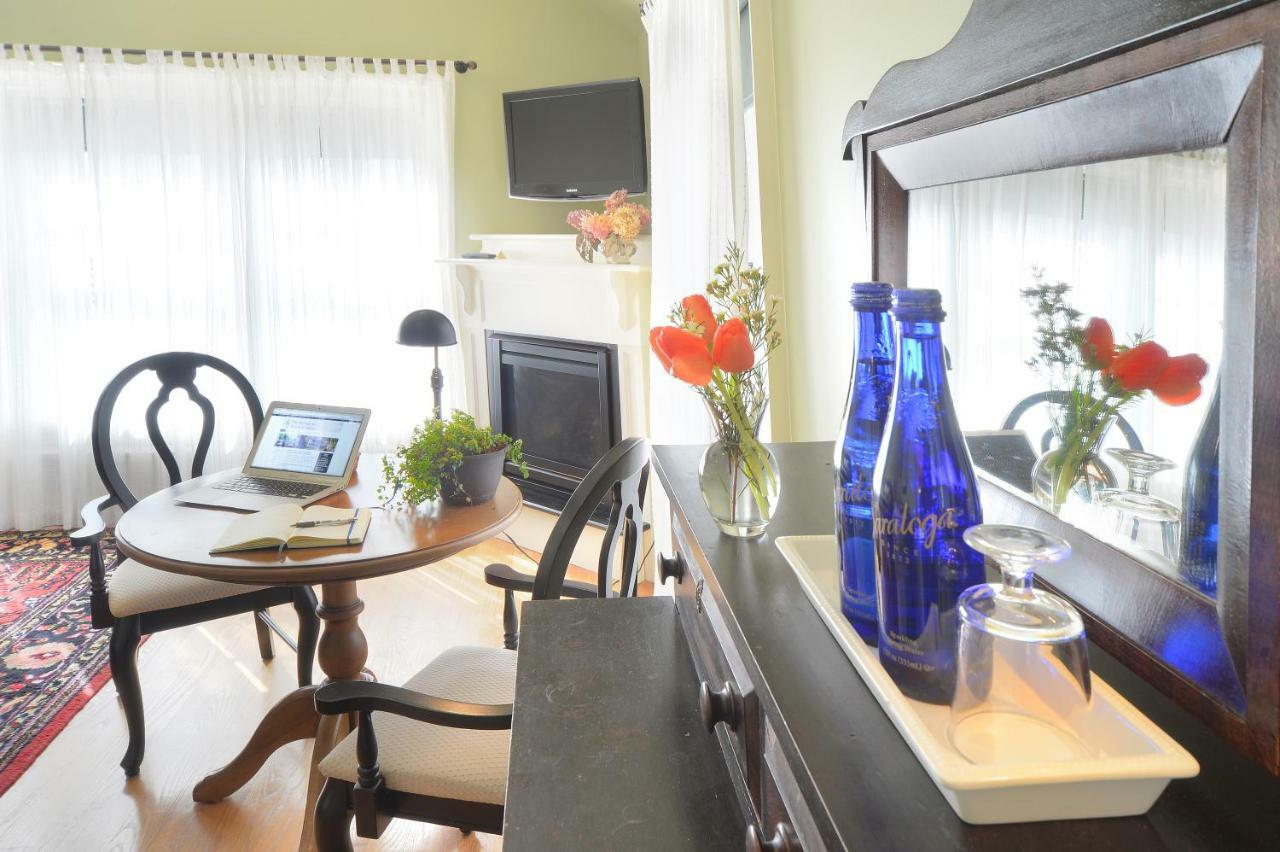 The Springwater Bed And Breakfast Saratoga Springs Extérieur photo