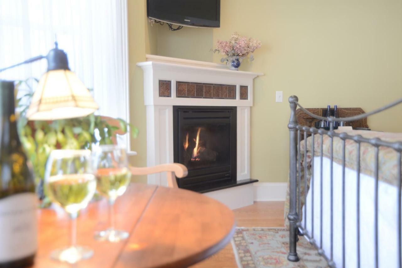 The Springwater Bed And Breakfast Saratoga Springs Extérieur photo
