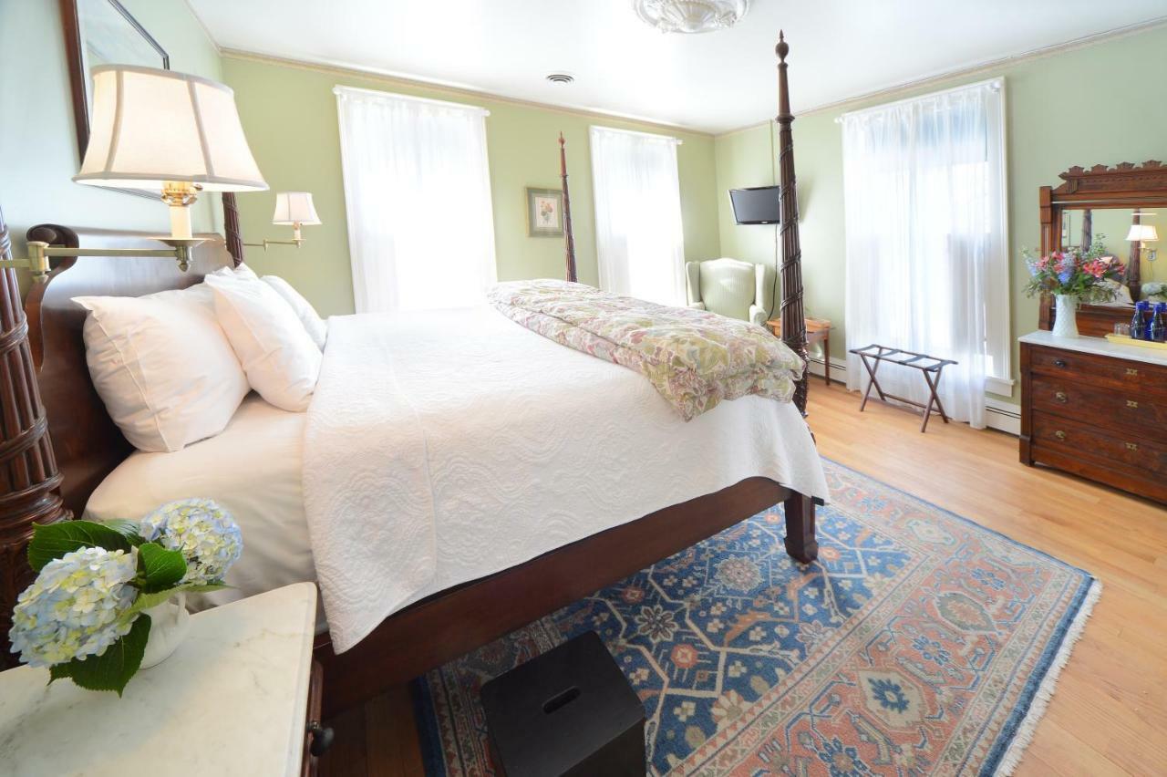 The Springwater Bed And Breakfast Saratoga Springs Extérieur photo