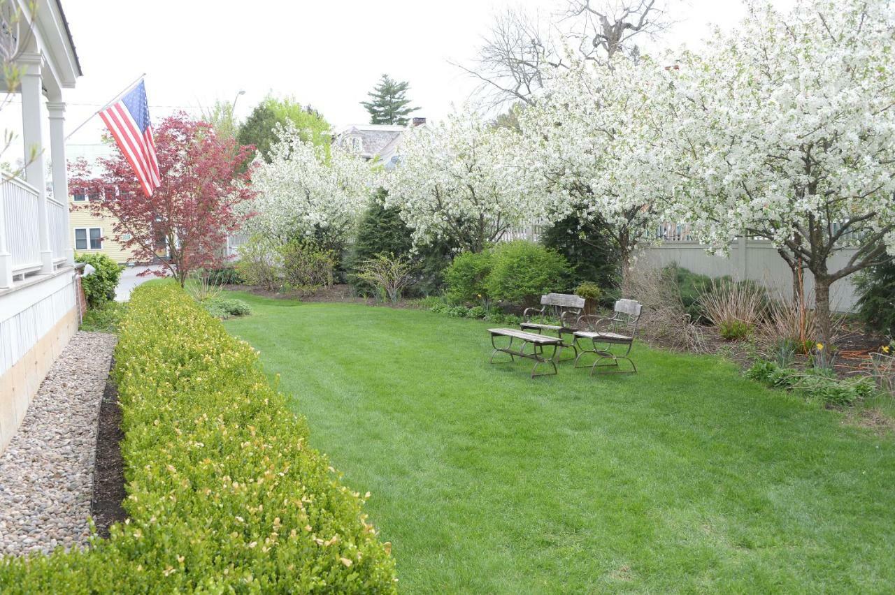 The Springwater Bed And Breakfast Saratoga Springs Extérieur photo