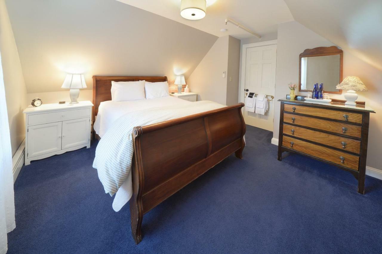 The Springwater Bed And Breakfast Saratoga Springs Extérieur photo