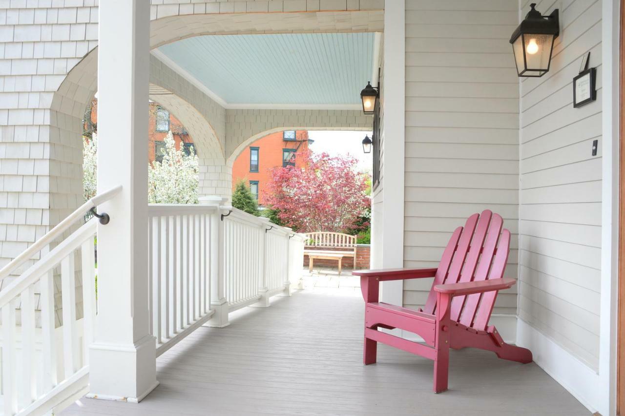 The Springwater Bed And Breakfast Saratoga Springs Extérieur photo