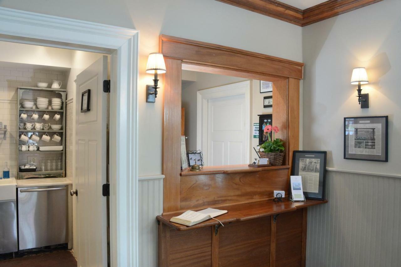 The Springwater Bed And Breakfast Saratoga Springs Extérieur photo