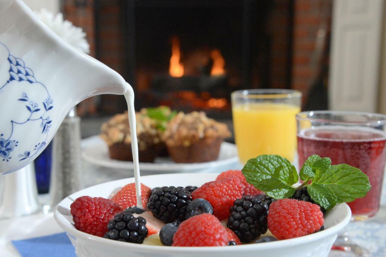 The Springwater Bed And Breakfast Saratoga Springs Extérieur photo