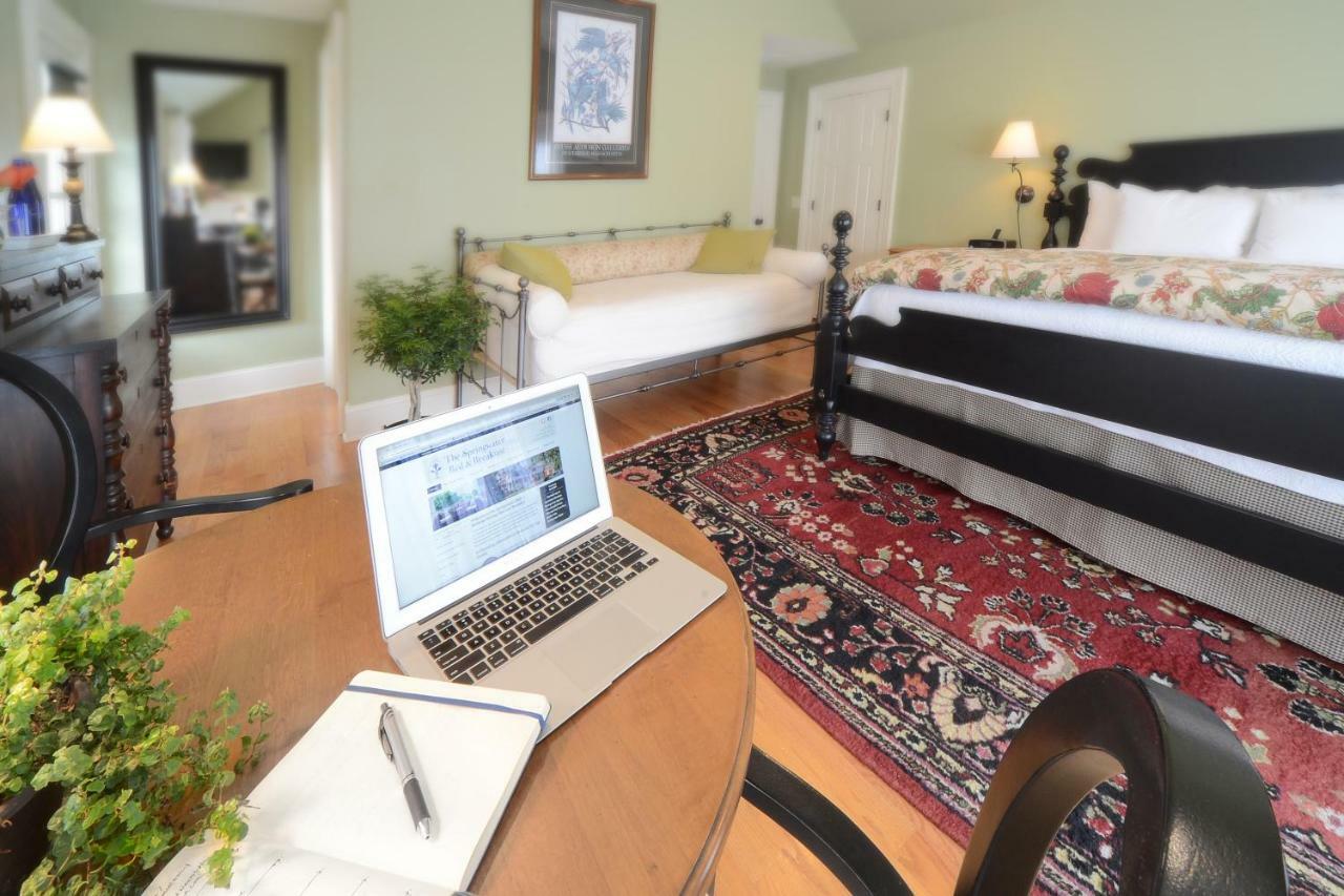 The Springwater Bed And Breakfast Saratoga Springs Extérieur photo